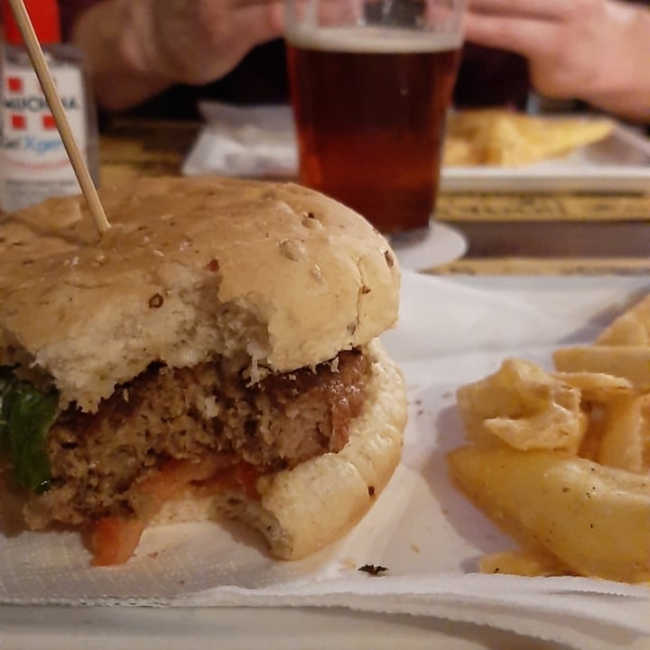 photo of Binario Magic Pub Hamburger Di Asticello shared by @darylsbae on  14 Mar 2022 - review
