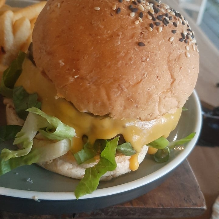 photo of The Shady Shack Vegan Cheeseburger shared by @plantsfeelthough on  11 Jun 2021 - review