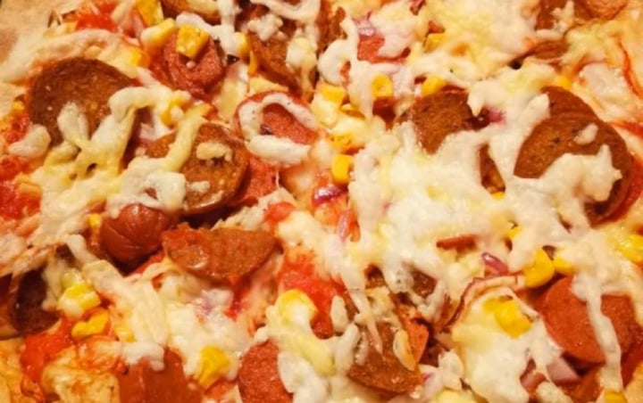 review photo of Papa Johns Pizza Vegan Hotdog Pizza shared by @jiabetts on 29 Jan 2020 - review