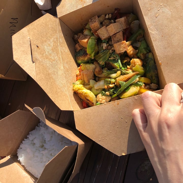 review photo of Landing House Veggie stir fry shared by @forksandplants on 02 Apr 2021 - review