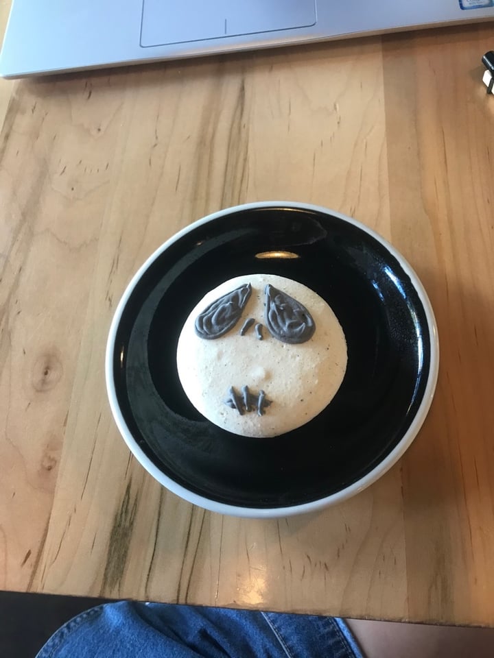 review photo of Karma Cream Vanilla Bean Macaron shared by @jojomaggie17 on 31 Oct 2019 - review