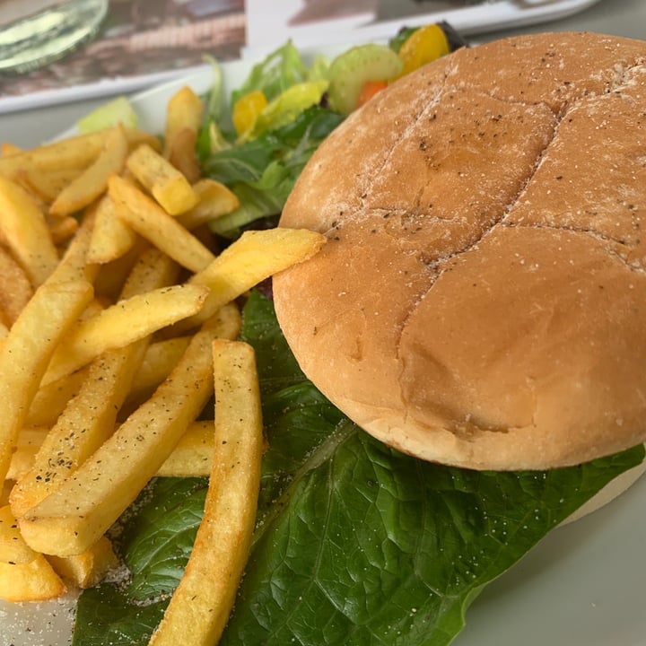 photo of The Retreat Animal Rescue Chicken Burger shared by @gutterglitter on  21 May 2021 - review