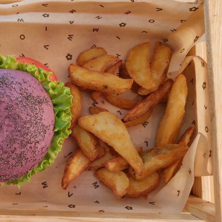 photo of Flower Burger Patate Savory shared by @broccoloblu on  26 Sep 2022 - review