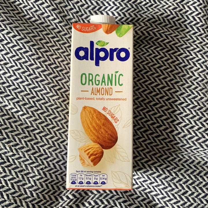 photo of Alpro Almond no sugars shared by @vegpledge on  16 Jun 2022 - review