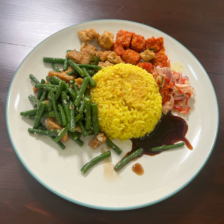 review photo of Warung Local - Indonesian Food Nasi Campur shared by @goodvibesonly on 11 Apr 2022 - review