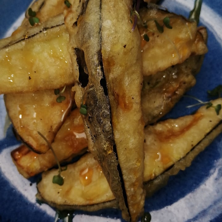 photo of Infinite Café Plant-Powered Kitchen Aubergine tempura chips shared by @nickyv on  13 Oct 2021 - review