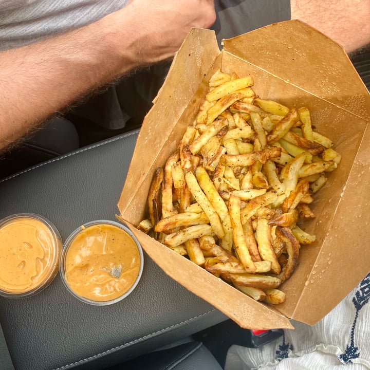 photo of Valiant's Barrie Yukon Golden Fries shared by @sarahrosepat on  07 Jun 2021 - review