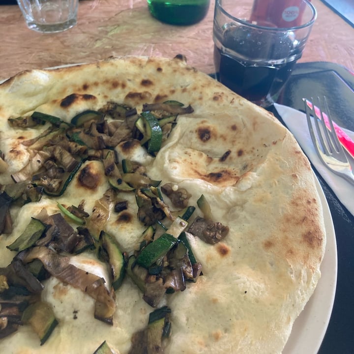 photo of Verdevasinicola | Cucina e Pizzeria d'Eccellenza Pizza Con Verdure shared by @giusferrara on  09 Jul 2022 - review