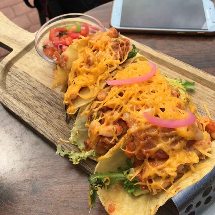 photo of Fresh Green Tacos vegan shared by @plantbasedeguzki on  29 Aug 2021 - review