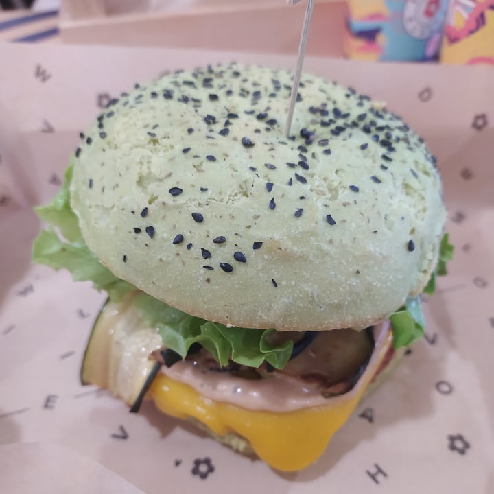photo of Flower Burger Jungle Burger shared by @chiaramorini on  07 May 2022 - review