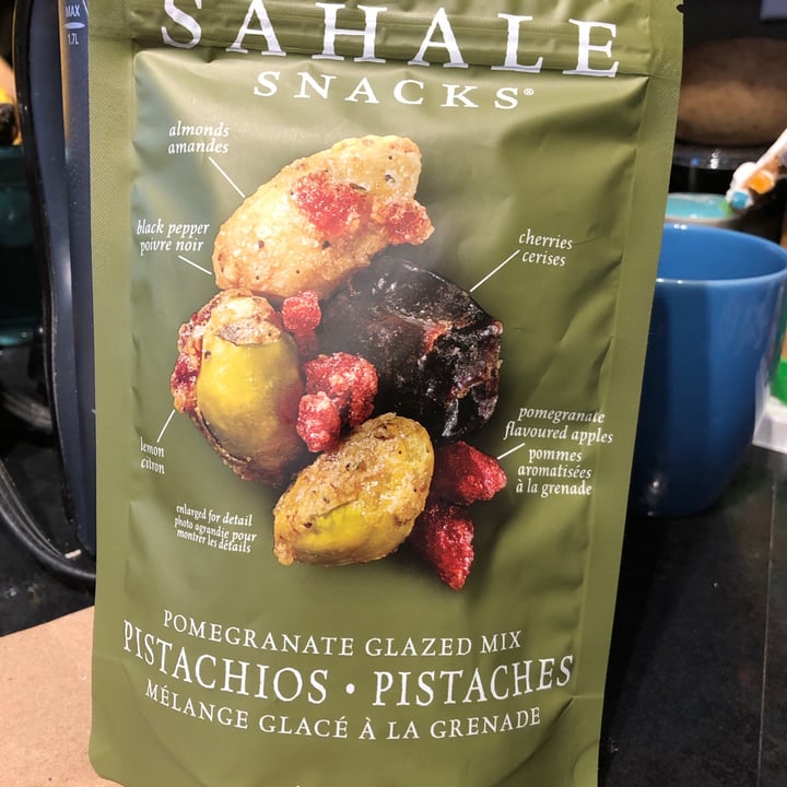 photo of Plant Snacks Sahale Snacks shared by @lindsaymcmindsay on  24 Dec 2020 - review