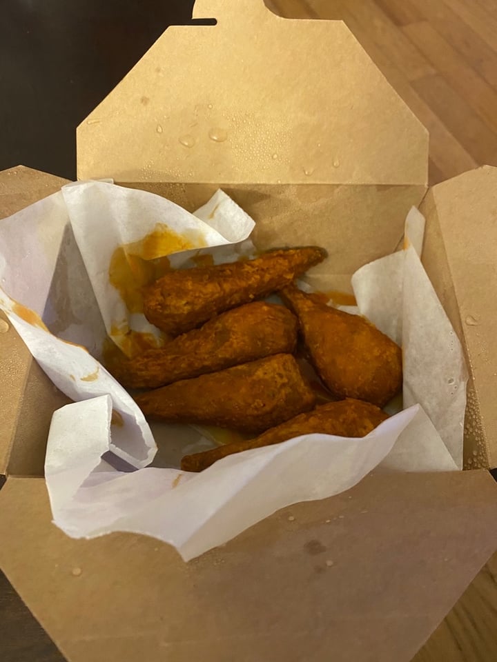 photo of Refocused Vegan Vegan Buffalo Wings shared by @sydpro on  17 Jan 2020 - review