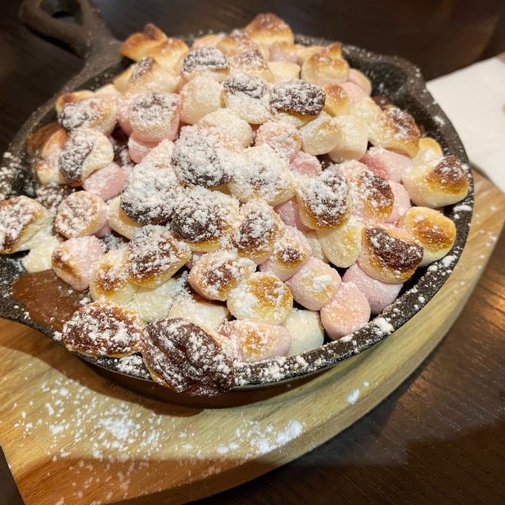 photo of Happy Friday Kitchen S’mores Skillet shared by @oliveu on  29 Nov 2020 - review