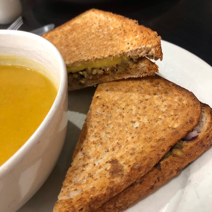 photo of Rose & Grant's Deli Cafe Haggis Toastie shared by @brandonthefruit on  11 May 2021 - review