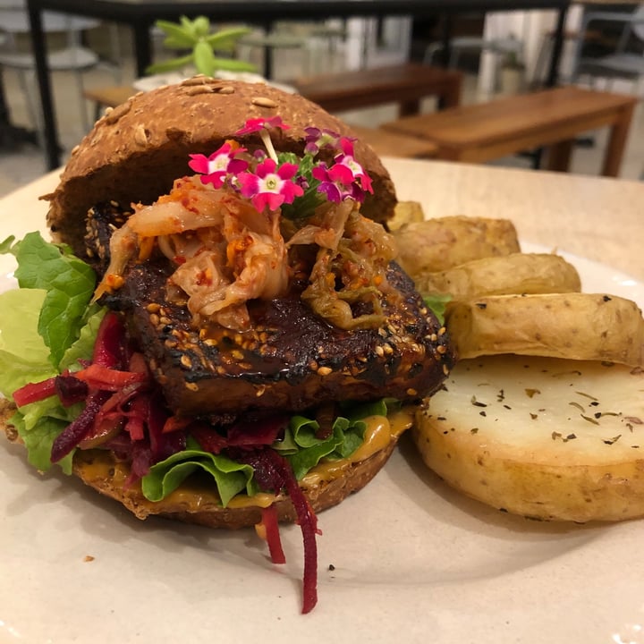 photo of Lexi's Healthy Eatery Tofu Tango Burger shared by @mothercitymatt on  23 Jun 2022 - review
