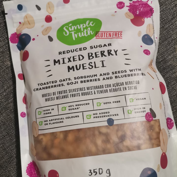 photo of Simple Truth Mixed Berry Muesli shared by @rianca on  18 Oct 2021 - review