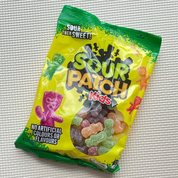 photo of Sour Patch Kids Sour patch kids Soft & chewy candy shared by @bananuh on  16 Jan 2022 - review