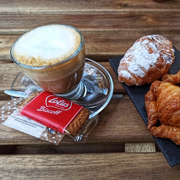 photo of Santoni - When Food is the Solution Mini croissant de nutella shared by @saramar on  28 Aug 2020 - review