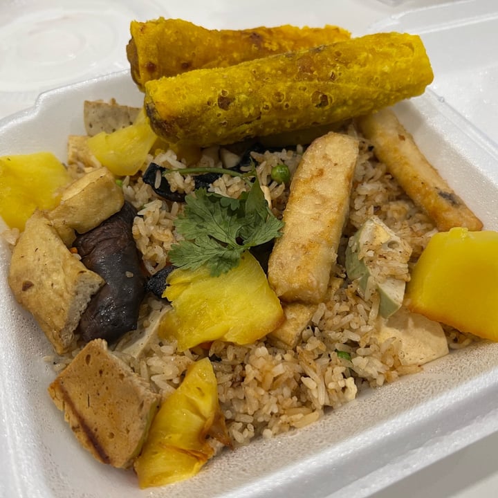 photo of Phosome Restaurant Vegan Fried Rice + Spring rolls shared by @stephaniebraganza on  12 Jan 2022 - review