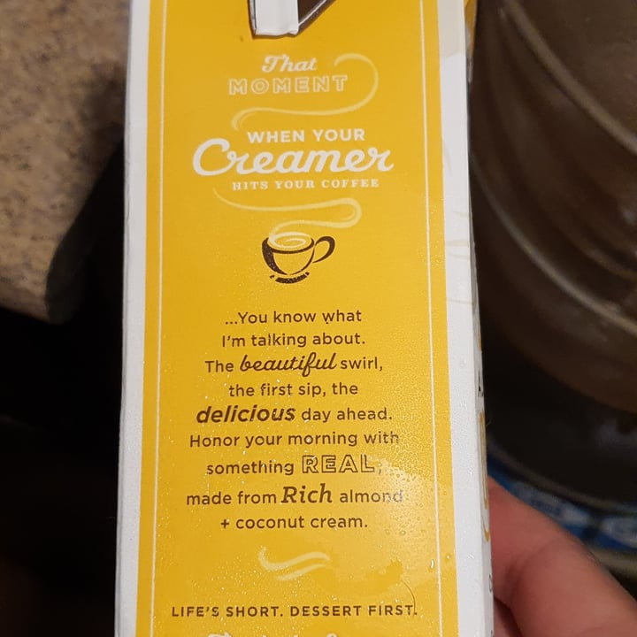 review photo of Califia Farms Almondmilk Creamer Pecan Caramel shared by @gustavoslaf on 01 Oct 2021 - review