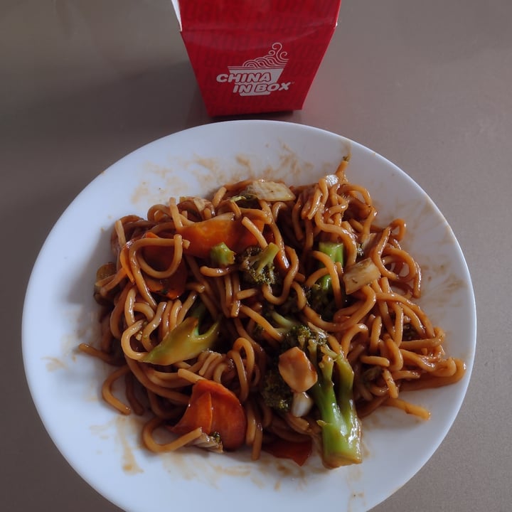 photo of China In Box Yakissoba vegetariano shared by @pimentelmp on  13 Jun 2022 - review