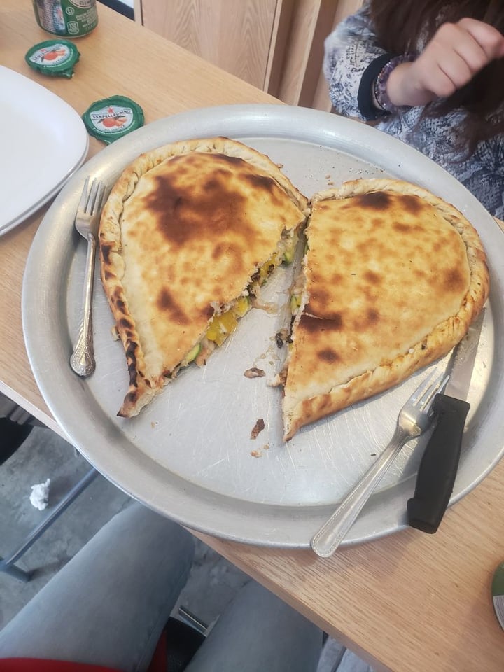 photo of Veggino's Pizza Calzone shared by @yoliihna on  02 Mar 2020 - review