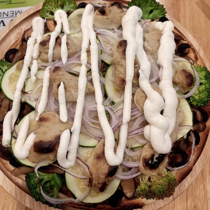 photo of Loving Vegan Mushroom pizza shared by @conjuringwanderlust on  28 Apr 2021 - review
