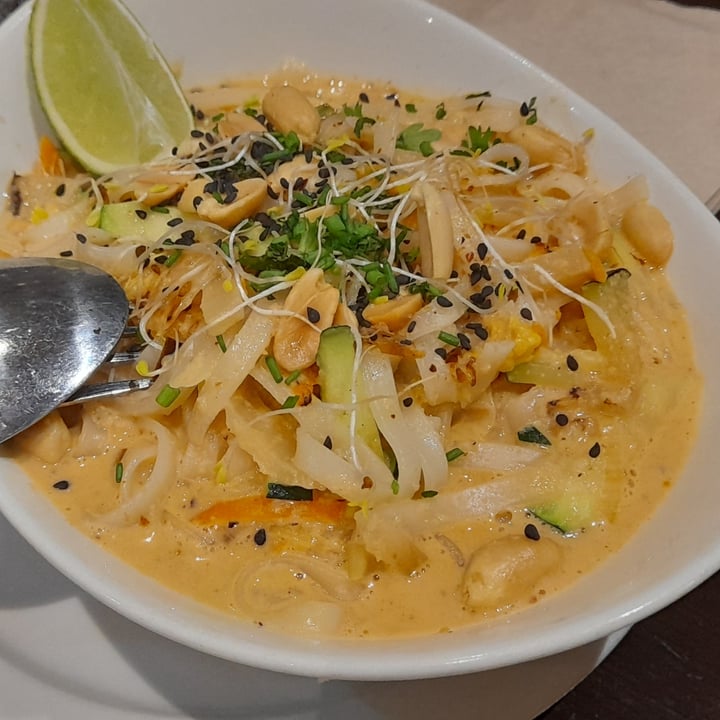 photo of Vegania Veggie Bar Carabanchel Pad thai shared by @saragomz on  13 Sep 2021 - review