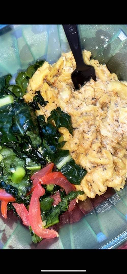 photo of Whole Foods Market Mac n’ Yease shared by @rileygilll on  01 Apr 2020 - review