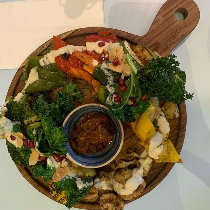 photo of Blu Kouzina Siglap Vegetarian Platter shared by @nonya on  02 May 2022 - review