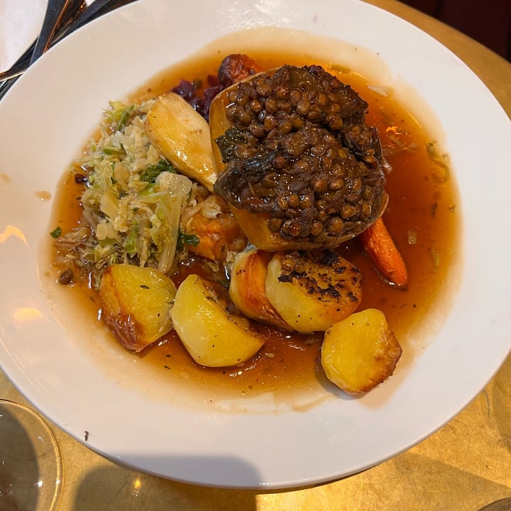 photo of The Windmill Pub Stuffed Butternut Squash, Lentil, Cavils Nero, Broccoli, Fig And Beets shared by @kelliebb on  06 Nov 2022 - review