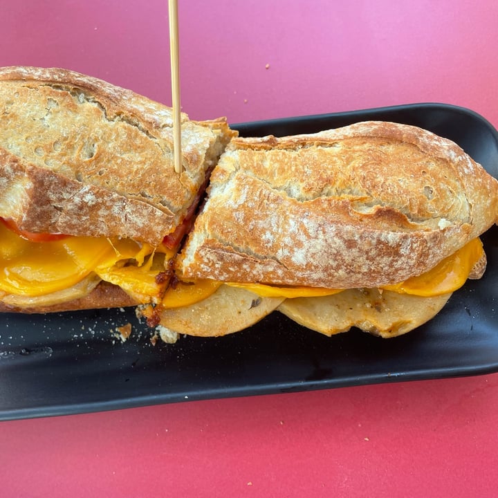 review photo of Jardin Urbano Bocadillo de vegalomo shared by @pauespipov on 01 Oct 2021 - review