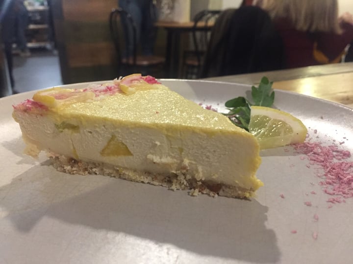 photo of Dragon Lab Cheescake shared by @xponycorniaveganx on  06 Jan 2020 - review