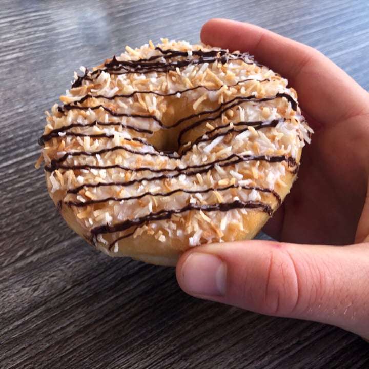 photo of Cafe Dulce (USC Village) Vegan Coconut Donut shared by @wharding on  16 Jun 2018 - review