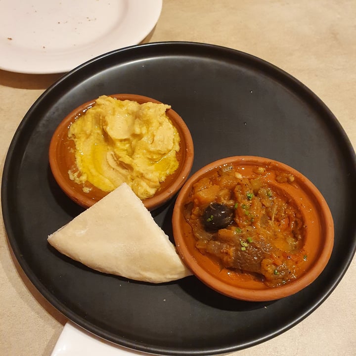 photo of La Fez Bakery & Cafe Hummus shared by @nk08 on  09 Apr 2021 - review