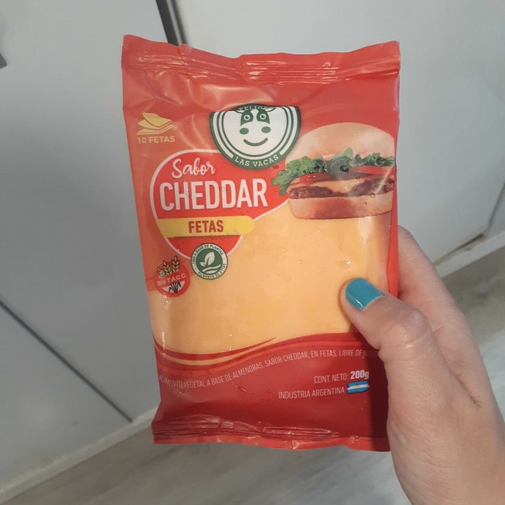 photo of Felices Las Vacas Queso Cheddar en Fetas shared by @melisanardi on  20 Jan 2022 - review