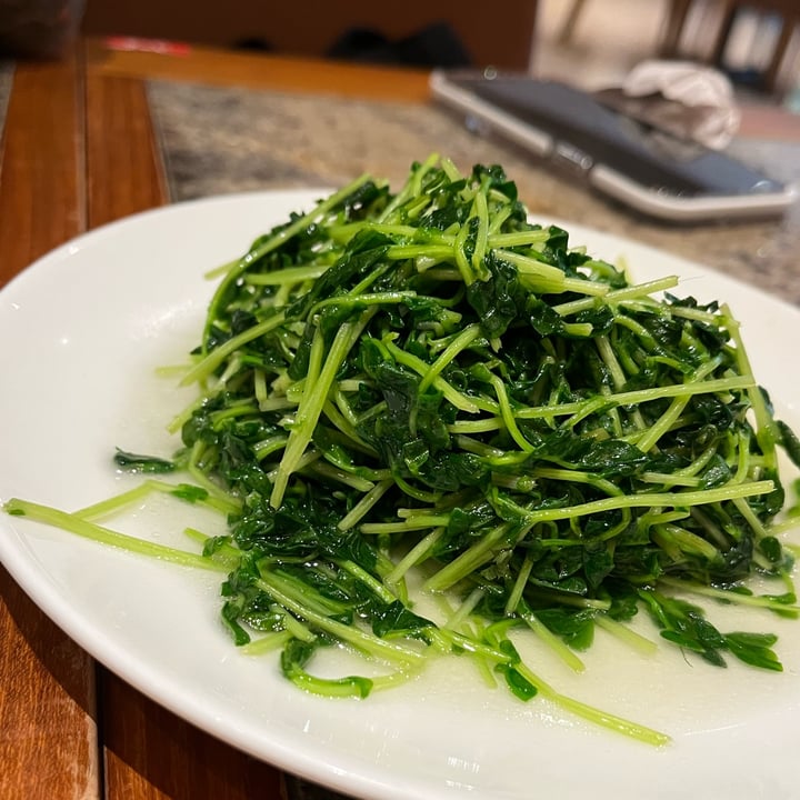 review photo of Din Tai Fung Stir-Fried Dou Miao shared by @noobles on 09 Apr 2022 - review