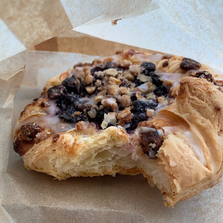 photo of Timeless Coffee Blueberry 🫐 cream cheese danish shared by @veghui on  15 Sep 2022 - review