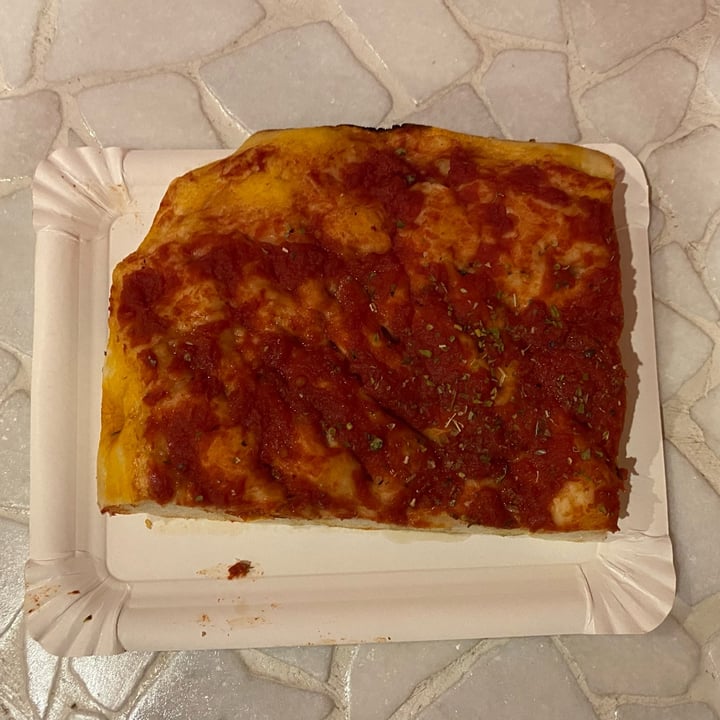 photo of Fantasie Dolci e Salate pizza rossa shared by @ambra304 on  14 Nov 2022 - review