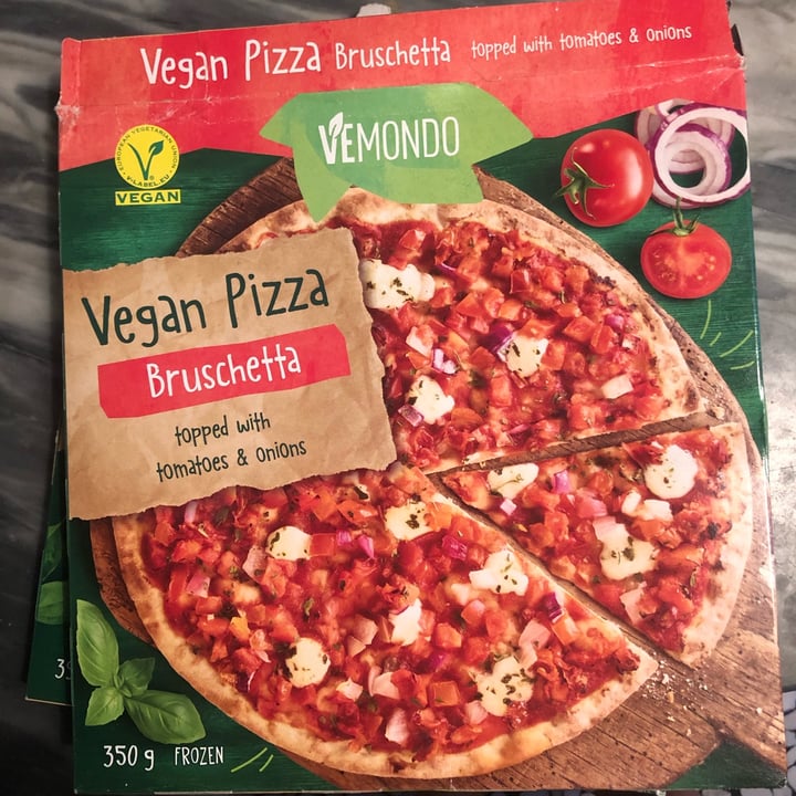 photo of Vemondo Vegan Pizza shared by @pamply8 on  19 Jun 2022 - review