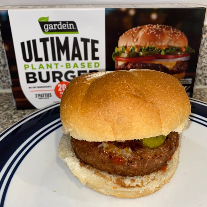 photo of Gardein Ultimate Plant-Based Burger shared by @lexie23js on  24 May 2022 - review
