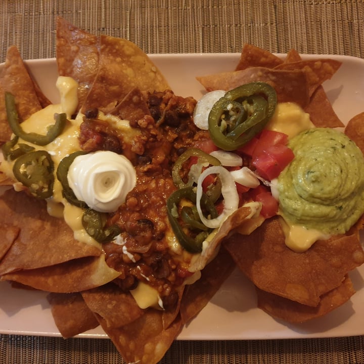 photo of aTipico Nachos con Chili shared by @fiore93 on  03 Apr 2022 - review