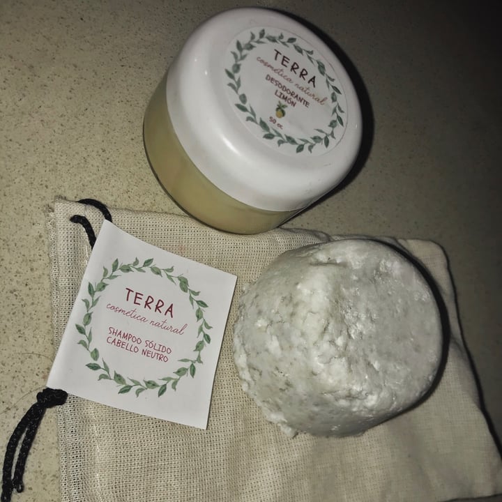 photo of Terra Cosmética Natural Desodorante de Limón shared by @julicamp_ on  09 Jul 2020 - review