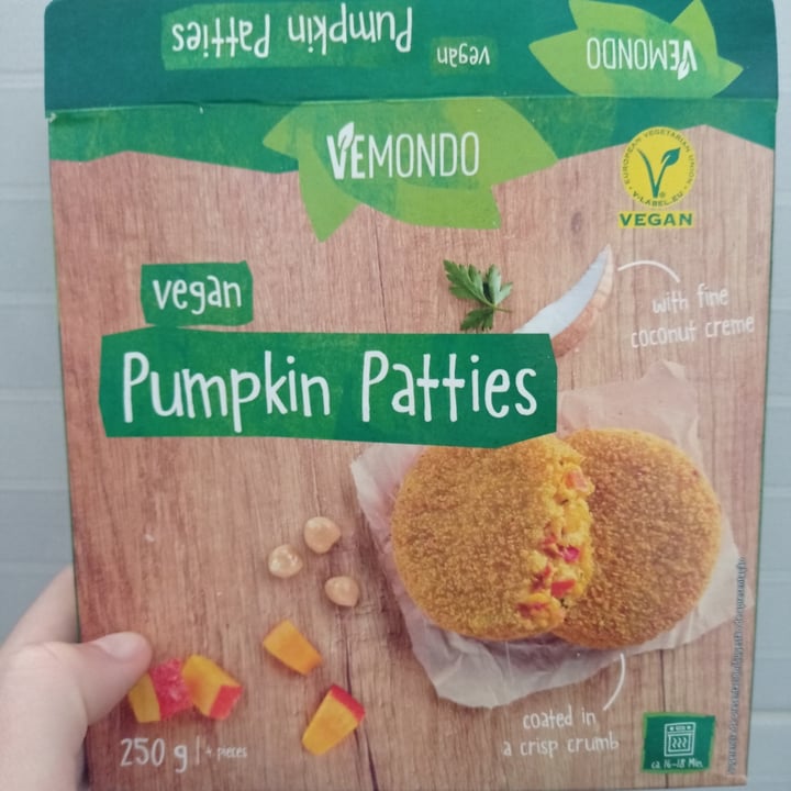 review photo of Vemondo Pumpkin Patties shared by @silvegan96 on 13 Apr 2022 - review