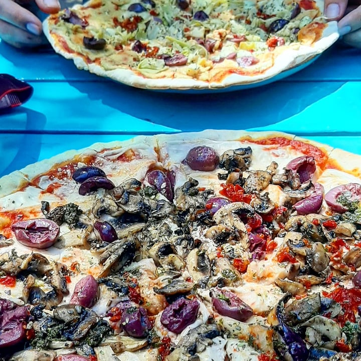photo of Li-o-La Blossom Pizza shared by @jaimeletts on  14 Sep 2021 - review