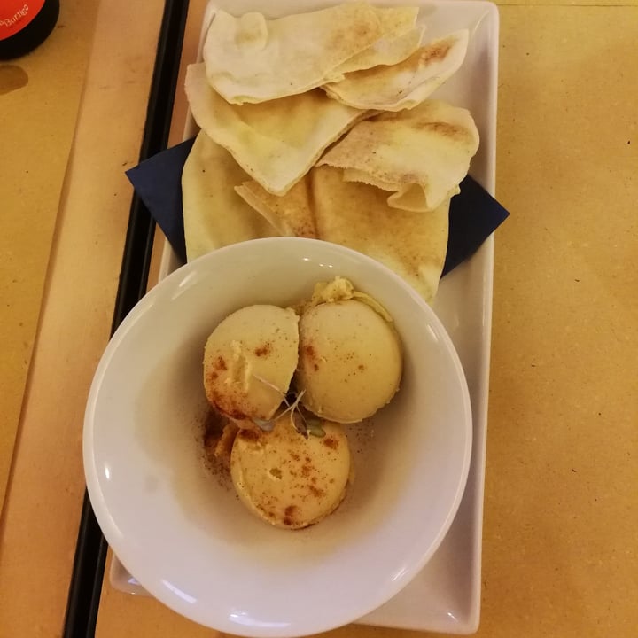 photo of Lo Fai Hummus con pane Siriano shared by @markmv75 on  17 Jul 2022 - review