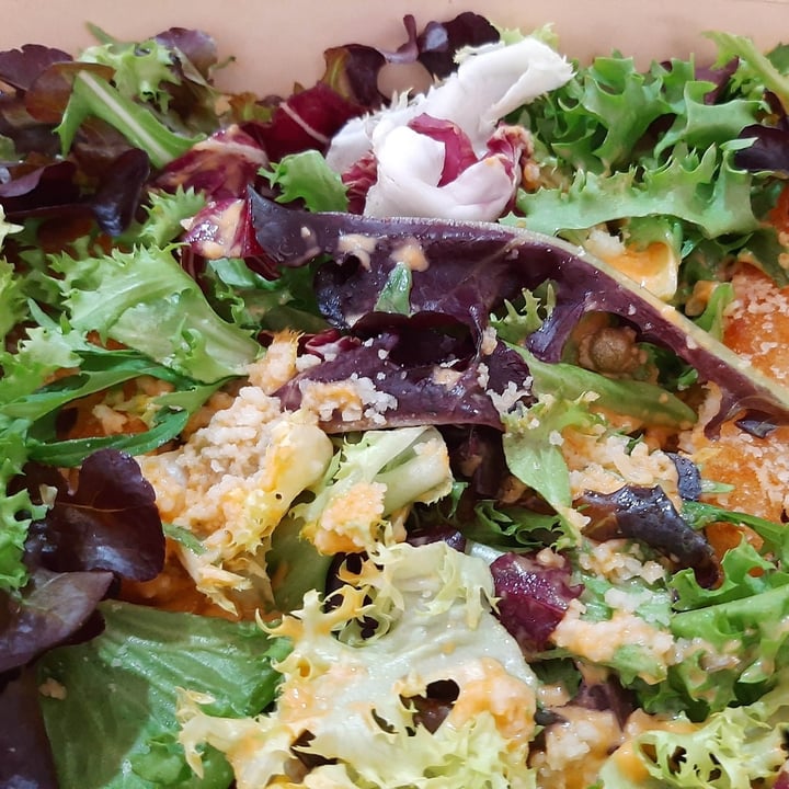 photo of Masa madre vegan food ensalada cesár shared by @madridvegano on  10 Sep 2020 - review