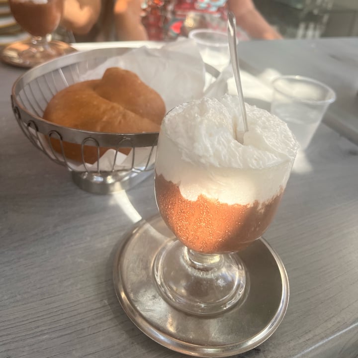 review photo of Chantilly Cafè Granita al cioccolato con Panna veg e brioche veg shared by @franniegranny on 01 Aug 2022 - review