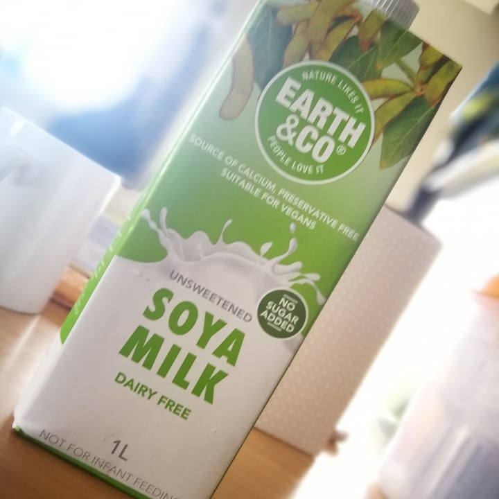 photo of Earth & Co Unsweetened Soya Milk shared by @sunshinejo on  10 Dec 2020 - review