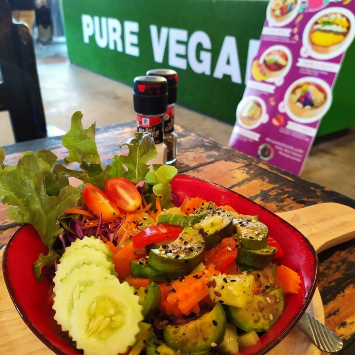 review photo of Pure Vegan Thai Bowl shared by @peruseando on 01 Nov 2021 - review